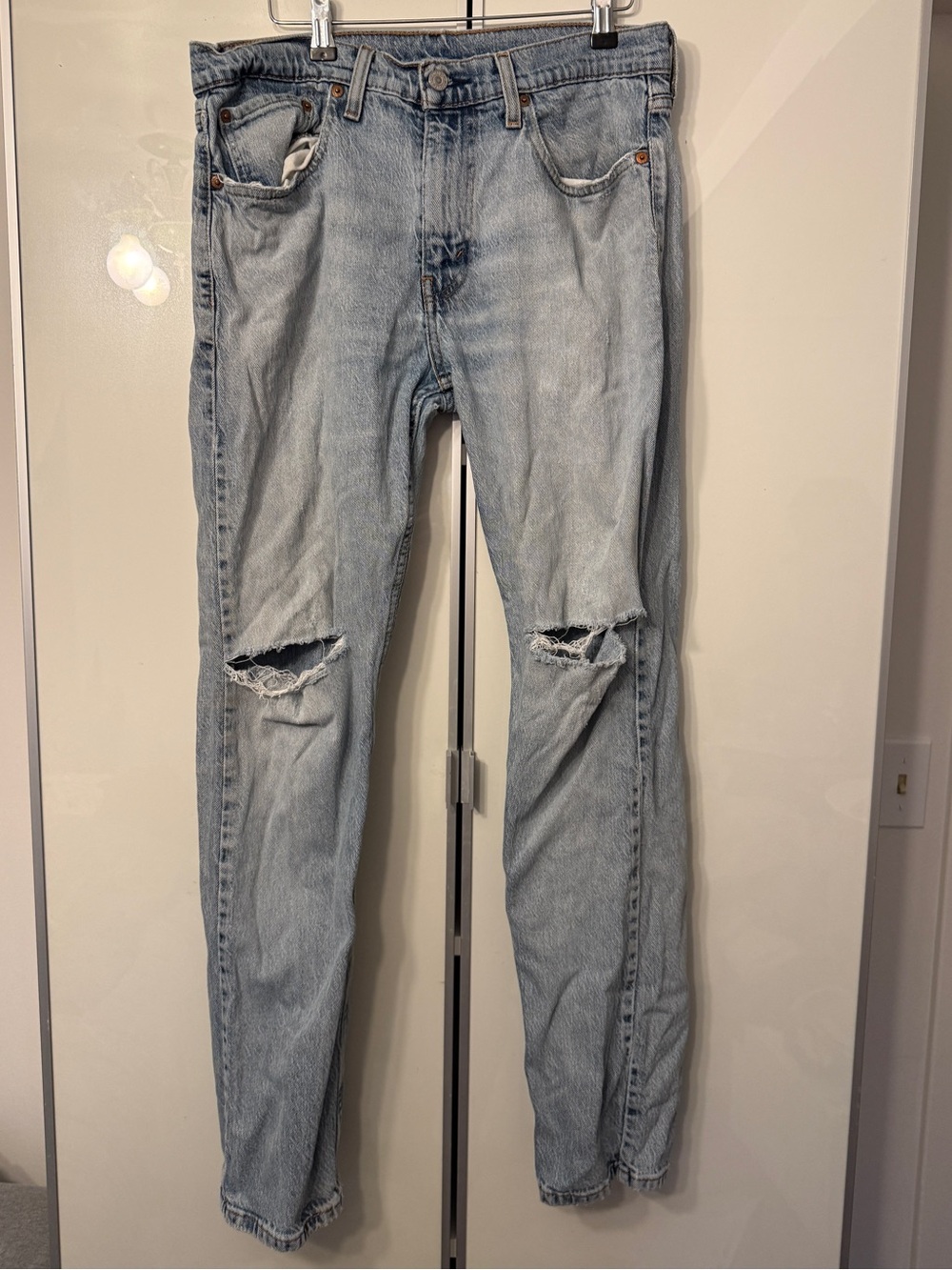 Distressed Men’s 502s